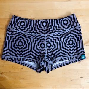 3/$25!🔆 WODBottom Fun Lavender & Black 2.5" Inseam "Shorties", Sz M
